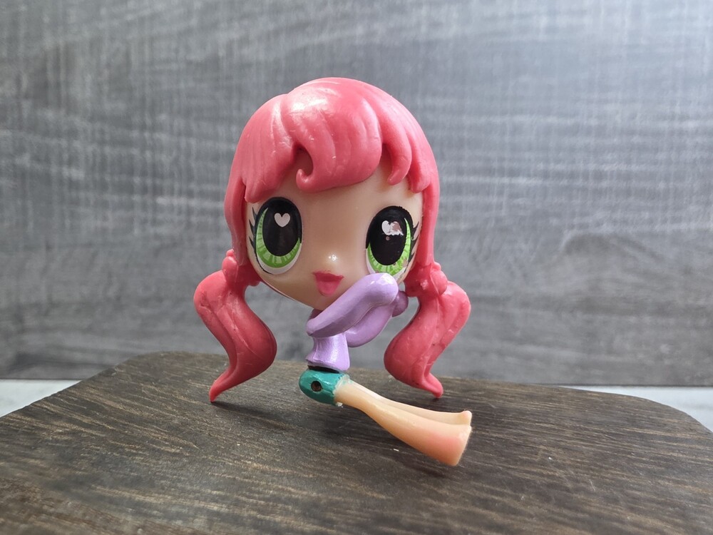 KAWAII CRUSH Doll Pink Hair Pigtails Green Eyes Spin Master Doll g58